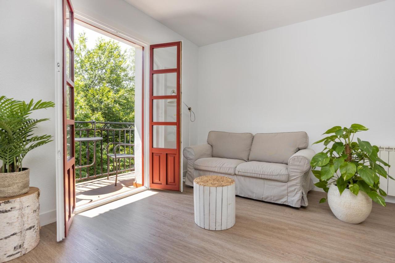 Apartamento Turistico Legate Elizondo Ngoại thất bức ảnh
